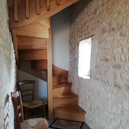 Holiday home La Maison D'alida Nueil-sous-Faye