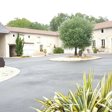 Holiday home La Maison D'alida Nueil-sous-Faye